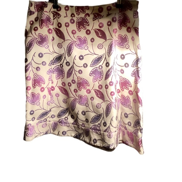 Authentic Vintage Salvatore Ferragamo Classic Floral Jacket and Skirt Suit 14 - Picture 4 of 7